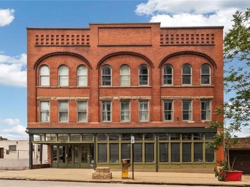 2220 Superior Viaduct, Cleveland, OH 44113 Photo 1