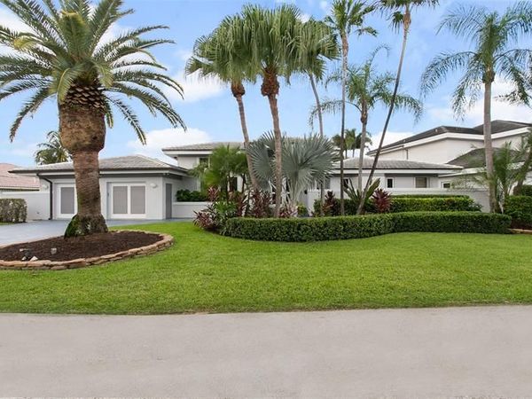 2365 NE 28th St, Lighthouse Point, FL 33064