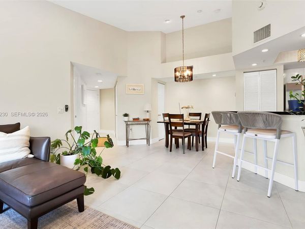 2009 SE 10th Ave, Unit 322, Fort Lauderdale, FL 33316