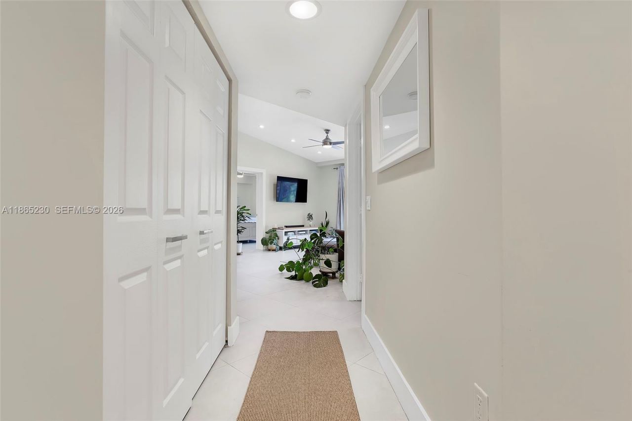 2009 SE 10th Ave, Unit 322, Fort Lauderdale, FL 33316 Photo