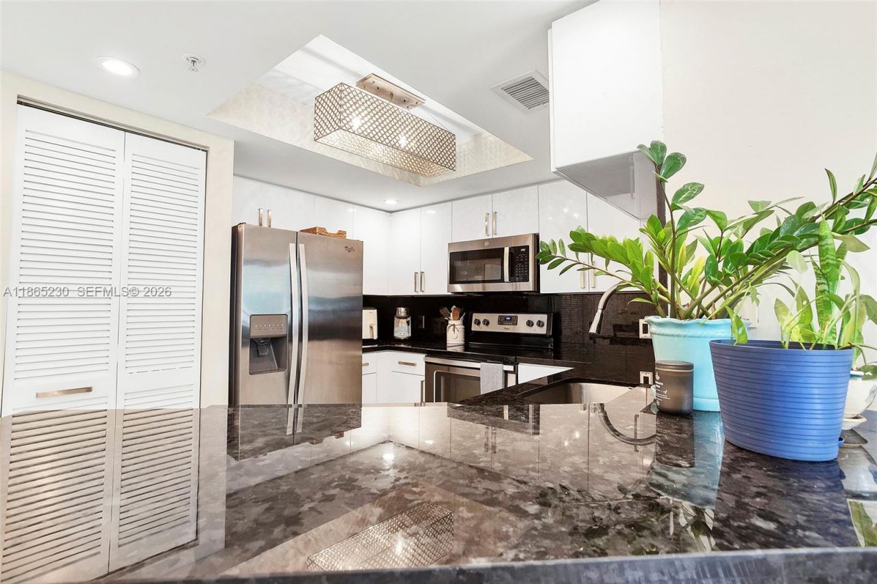 2009 SE 10th Ave, Unit 322, Fort Lauderdale, FL 33316 Photo