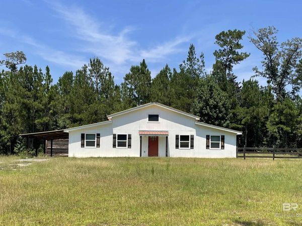 2588 Wolf Log Road, Flomaton, AL 36441