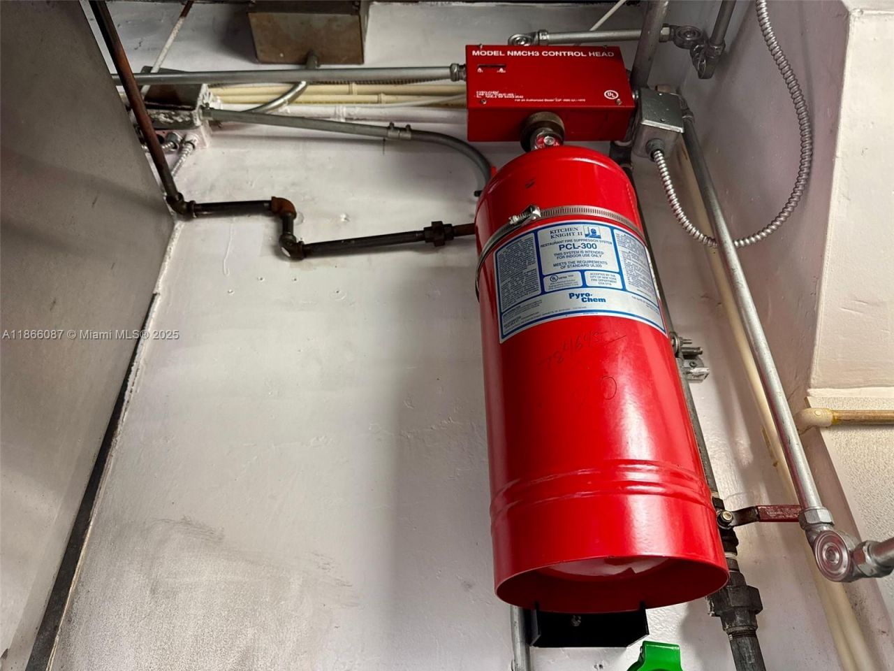 Asian Restaurant With Terrace For Sale Near Dadela, Kendall, FL 33156 Photo