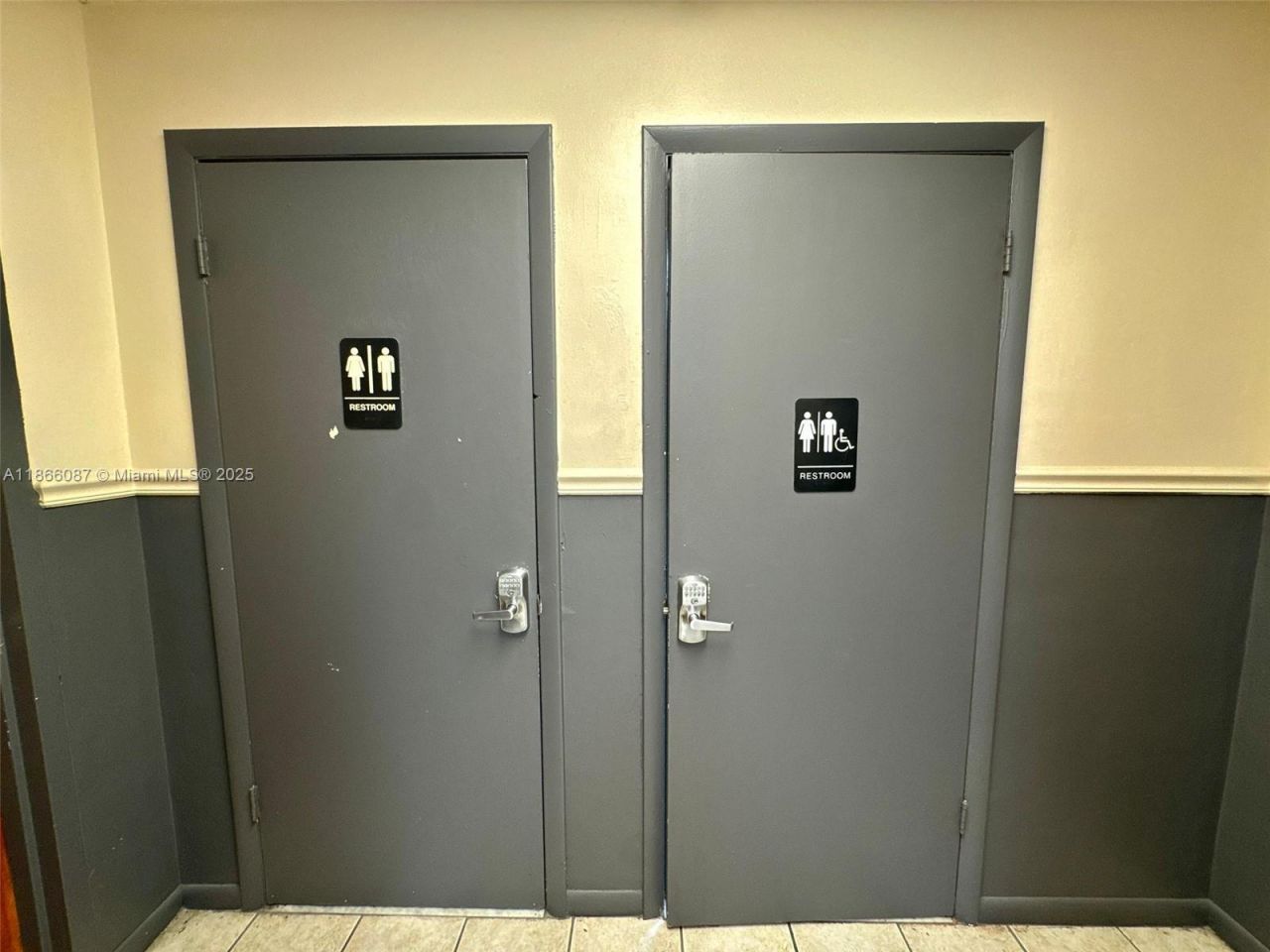 Asian Restaurant With Terrace For Sale Near Dadela, Kendall, FL 33156 Photo