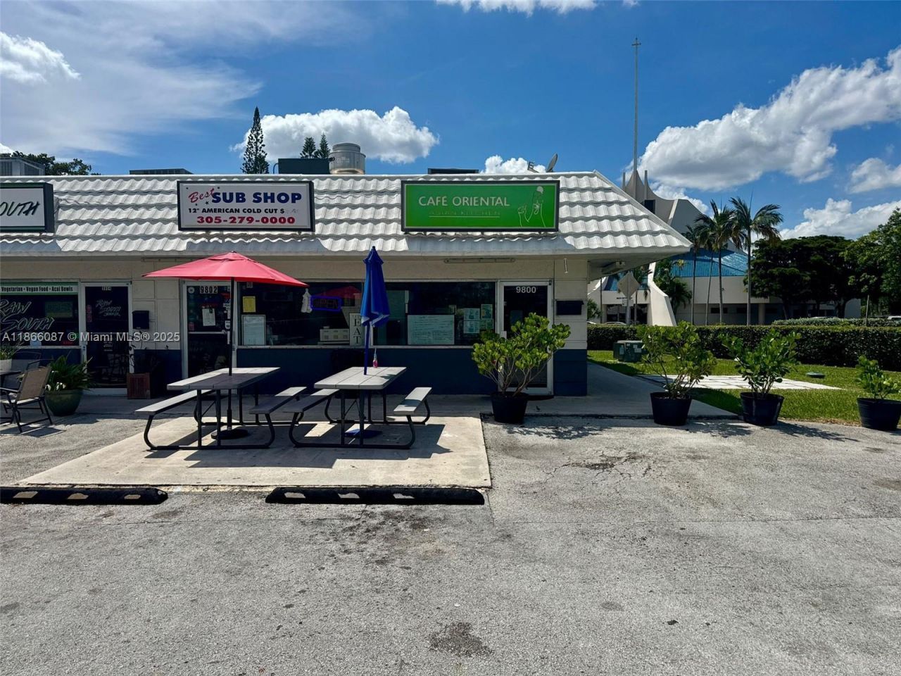 Asian Restaurant With Terrace For Sale Near Dadela, Kendall, FL 33156 Photo