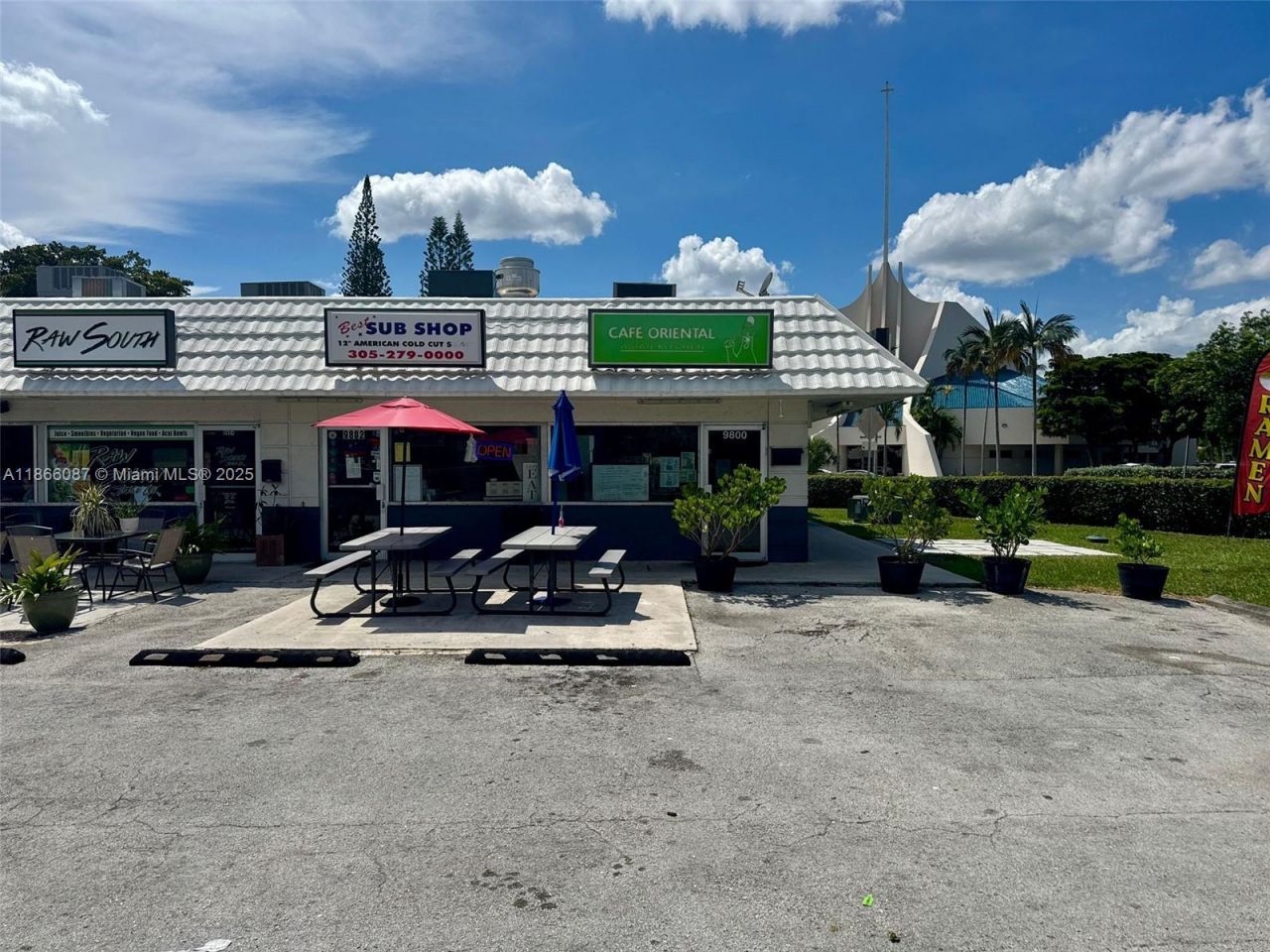 Asian Restaurant With Terrace For Sale Near Dadela, Kendall, FL 33156 Photo
