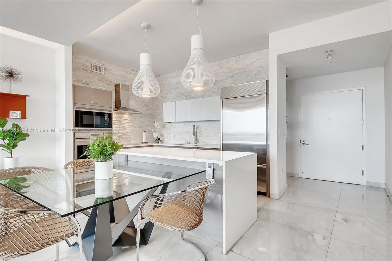 2020 N Bayshore Dr, Unit 1006, Miami, FL 33137 Photo