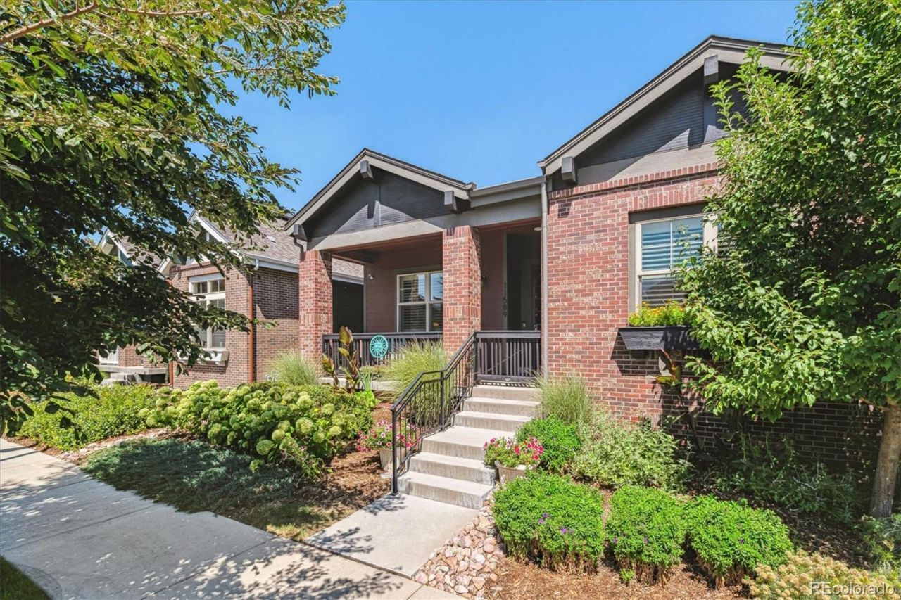 11589 E 25th Drive, Aurora, CO 80010 Main Photo