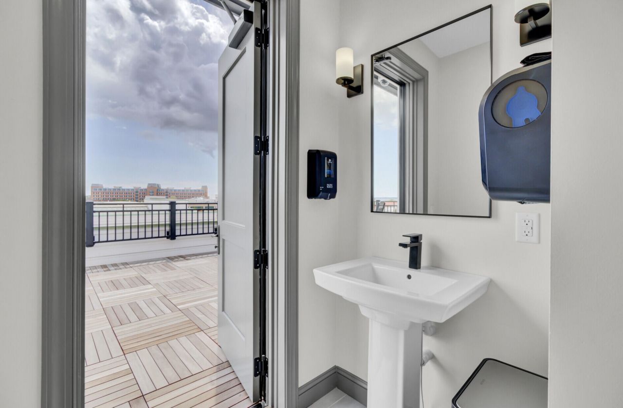 76 Society Street Photo 45