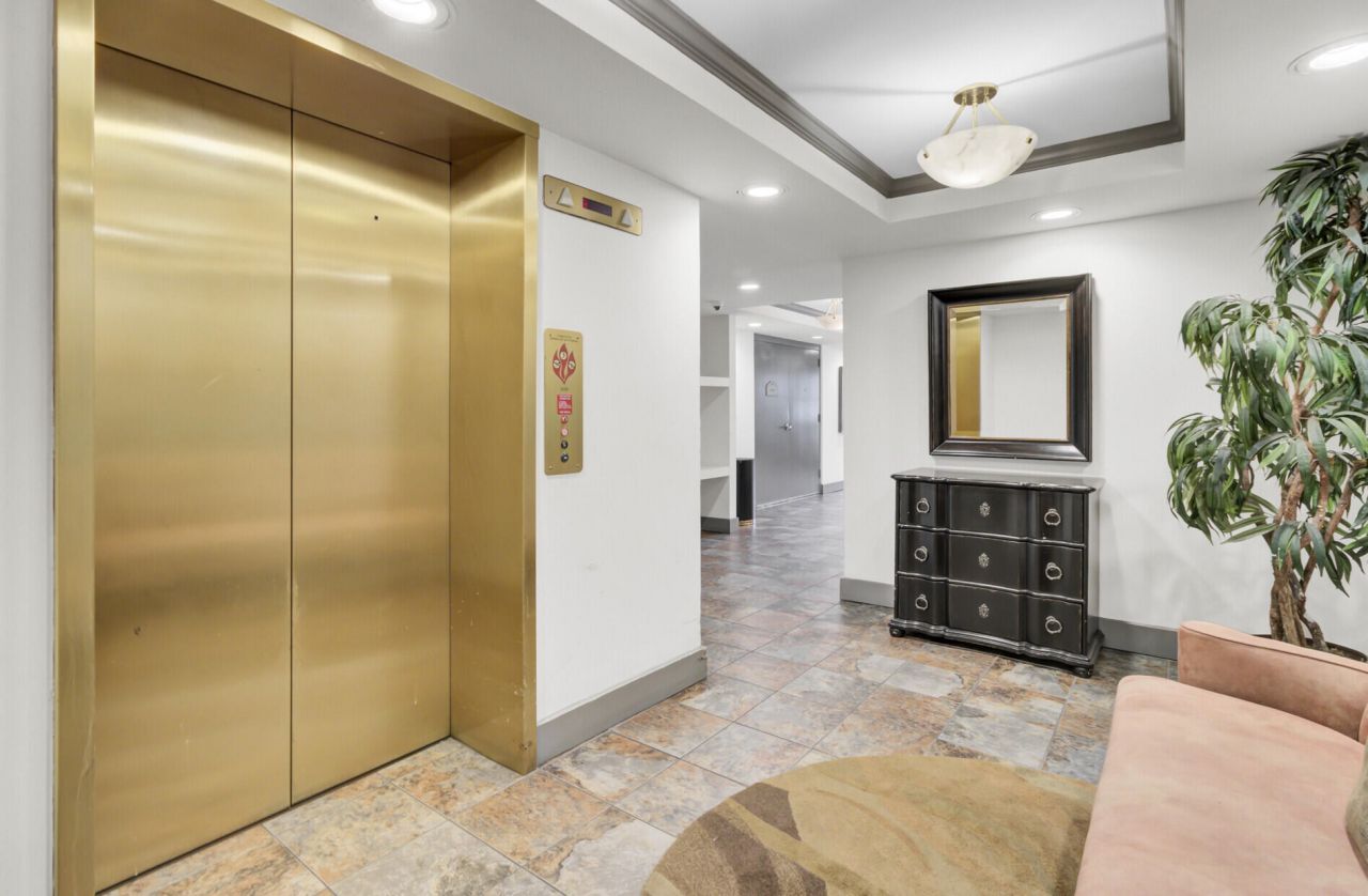 76 Society Street Photo 7