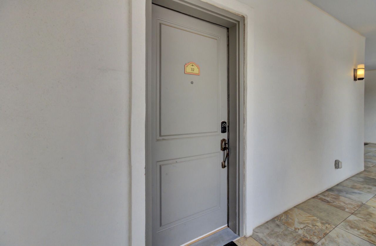 76 Society Street Photo 9