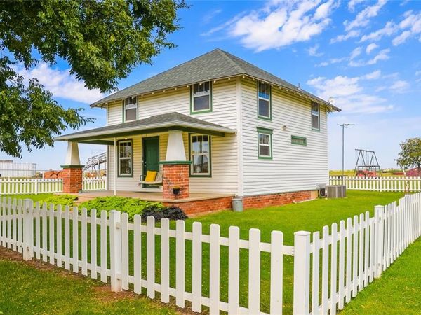 1012 Old 66 Road, Hydro, OK 73048