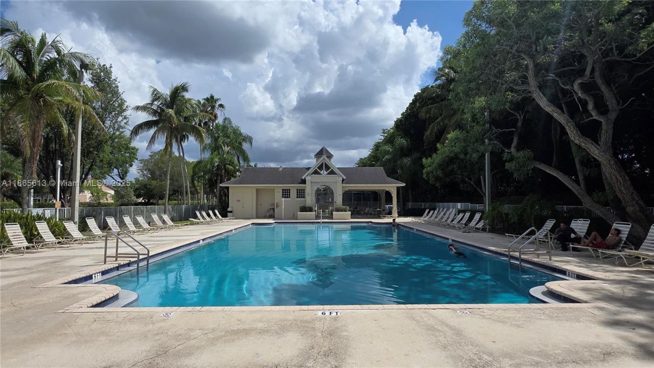 8066 Sanibel Dr, Unit 8066, Tamarac, FL 33321 Photo