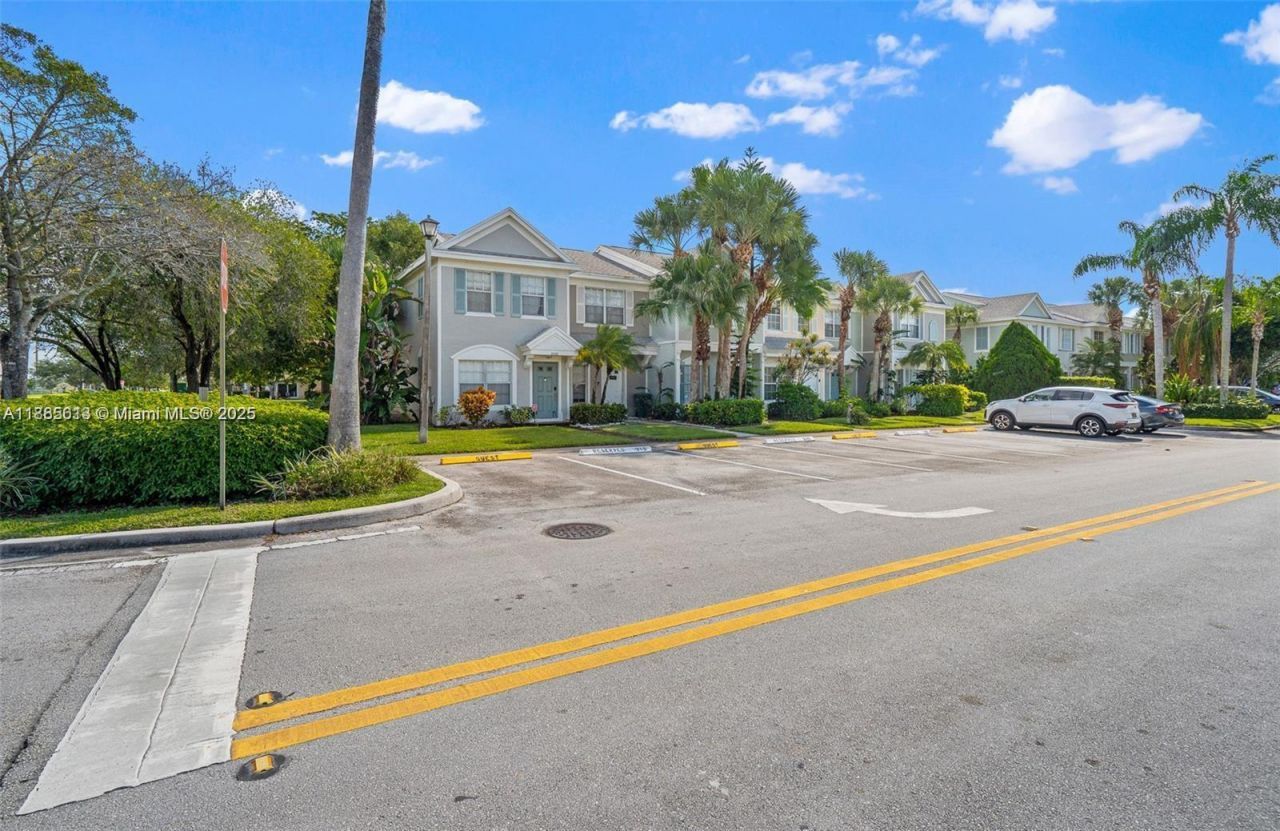 8066 Sanibel Dr, Unit 8066, Tamarac, FL 33321 Photo