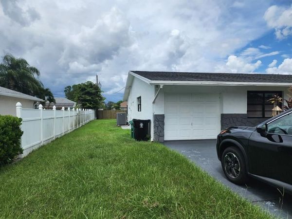 143 SW Grove Ave, Port St Lucie, FL 34983