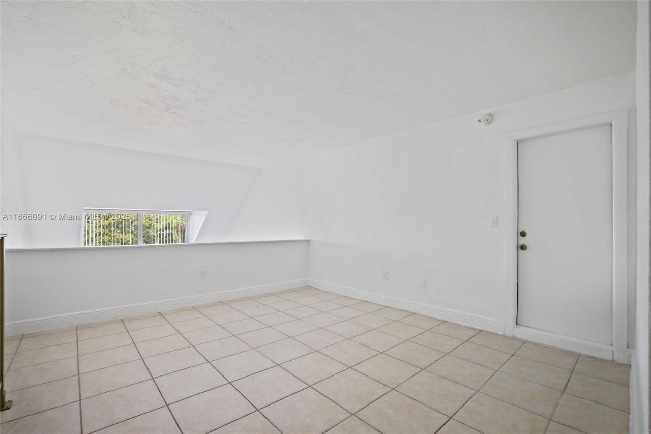 6900 N Kendall Dr, Unit A405, Pinecrest, FL 33156 Photo