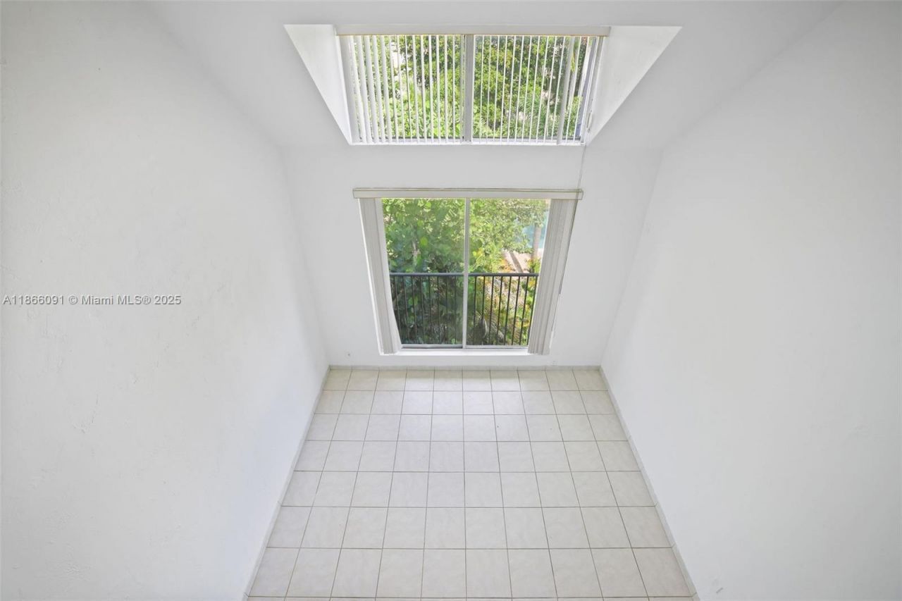 6900 N Kendall Dr, Unit A405, Pinecrest, FL 33156 Photo