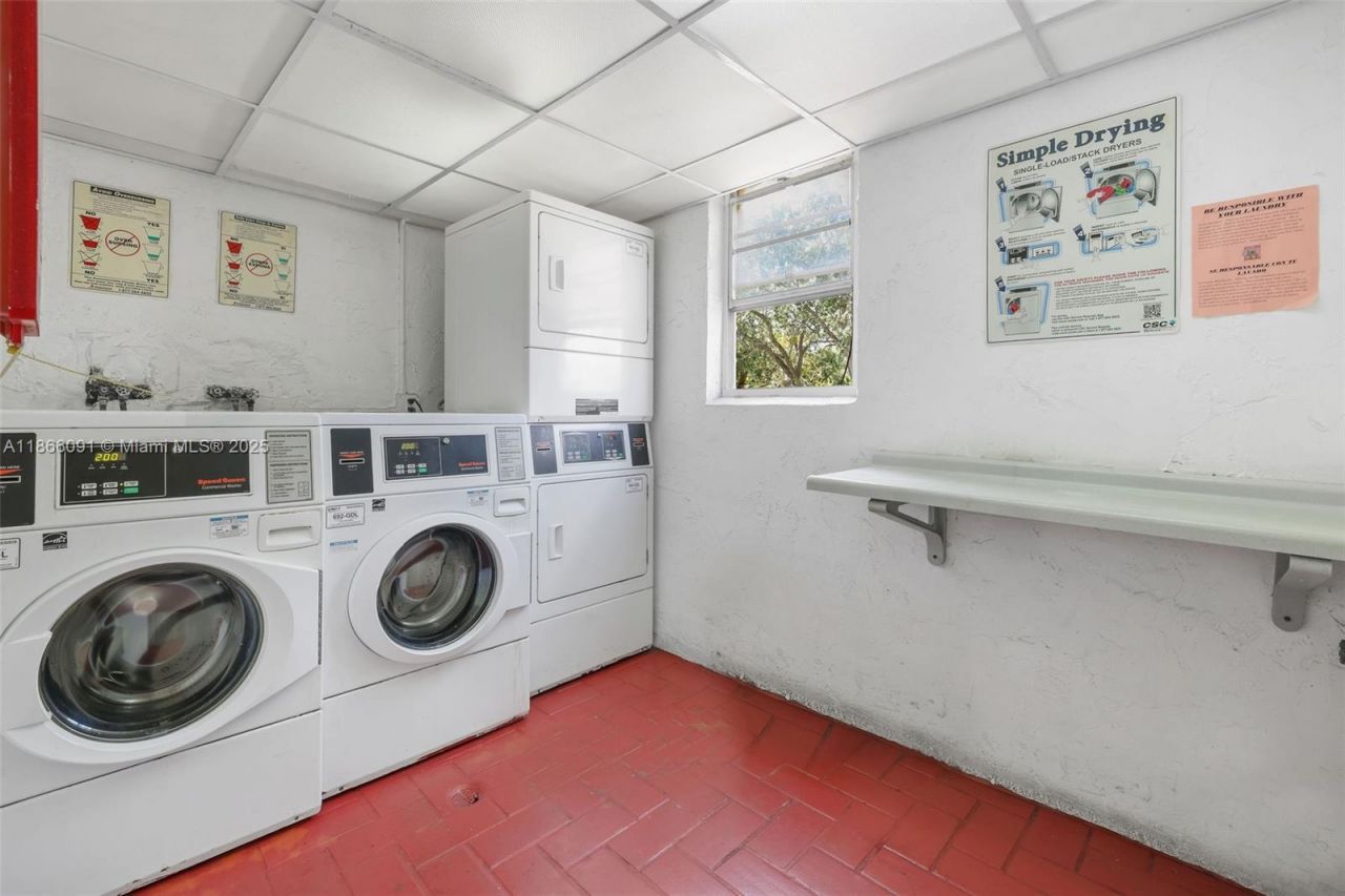 6900 N Kendall Dr, Unit A405, Pinecrest, FL 33156 Photo