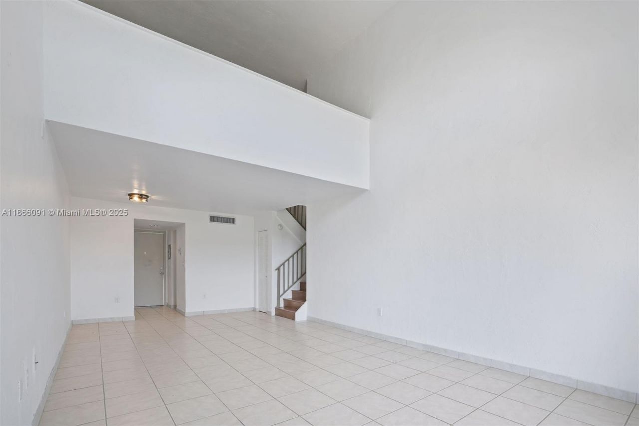 6900 N Kendall Dr, Unit A405, Pinecrest, FL 33156 Photo