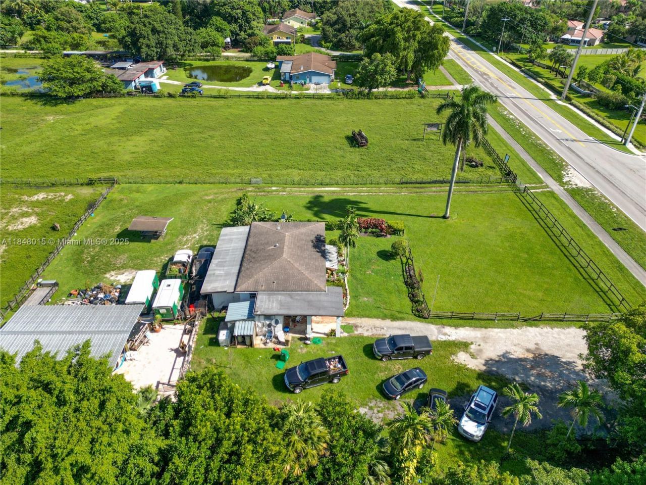 1921 SW 112th Ave, Davie, FL 33325 Photo