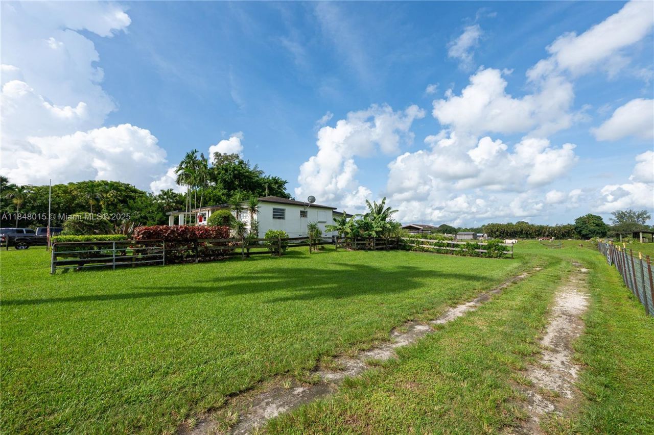 1921 SW 112th Ave, Davie, FL 33325 Photo