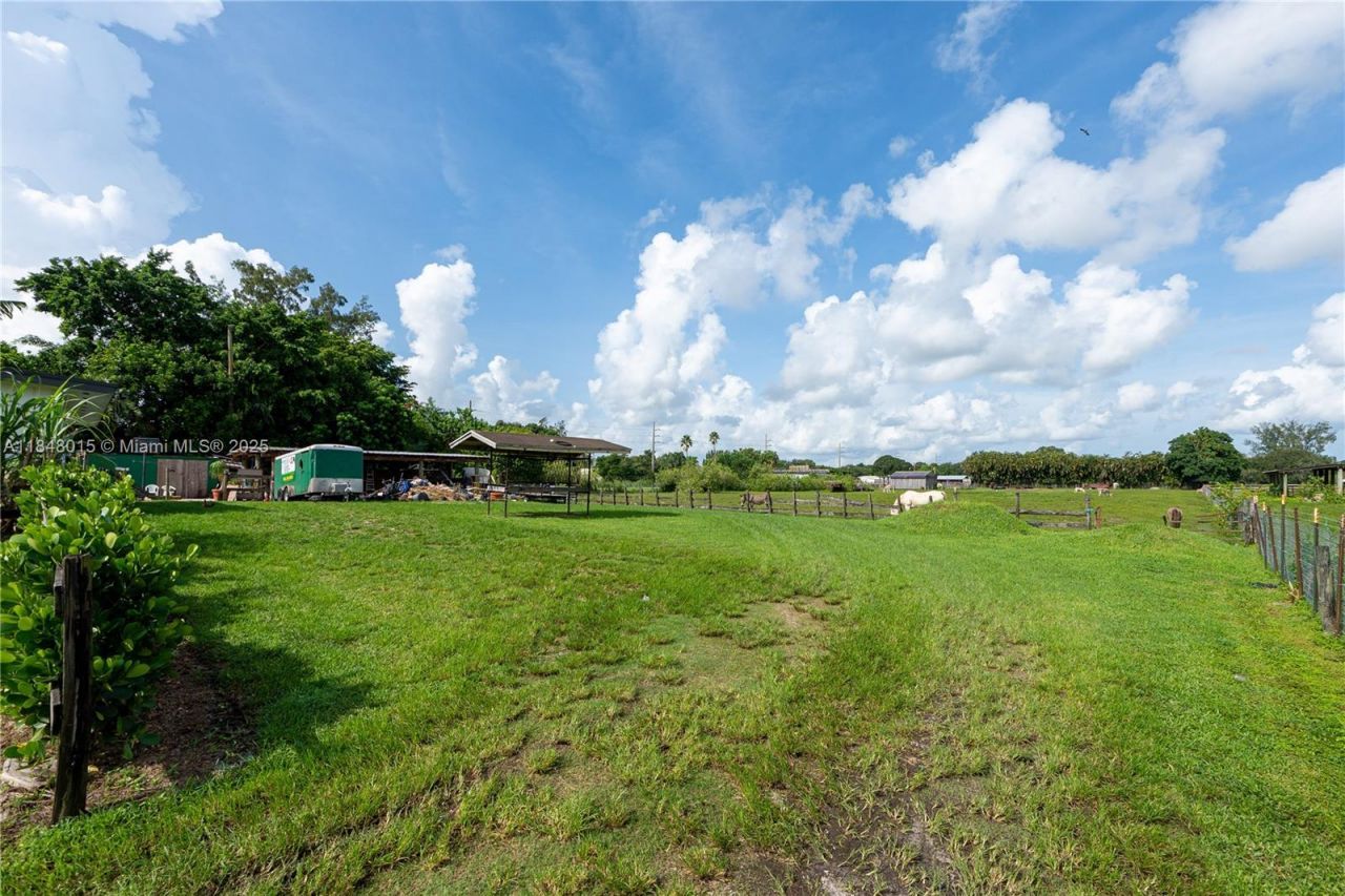 1921 SW 112th Ave, Davie, FL 33325 Photo