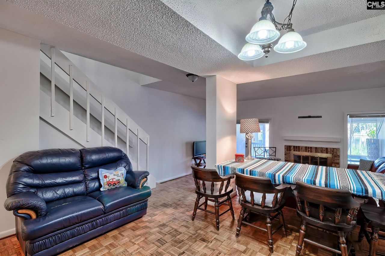 11 Royalgate Drive Photo 11