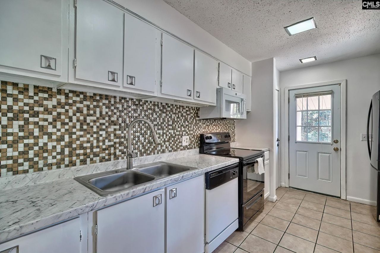 11 Royalgate Drive Photo 12