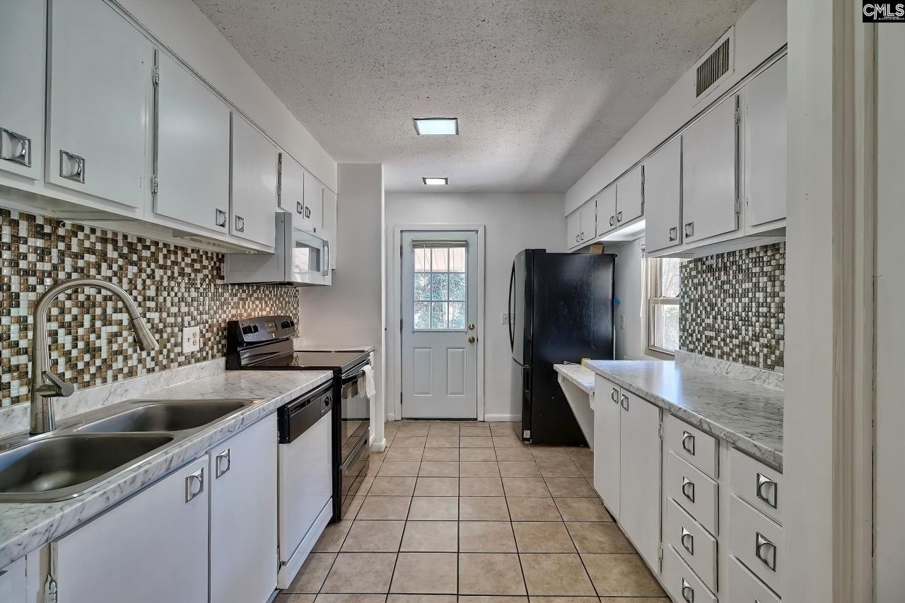 11 Royalgate Drive Photo 13