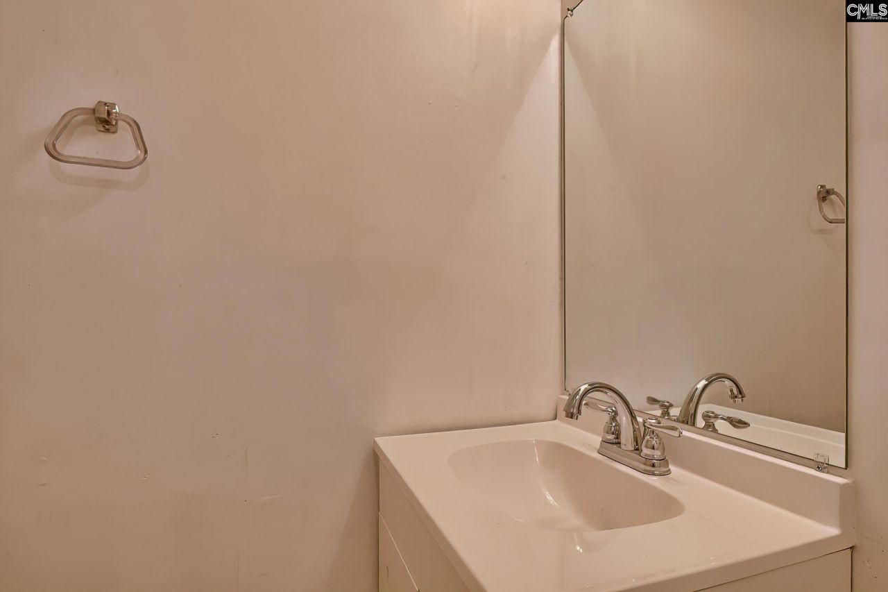 11 Royalgate Drive Photo 16