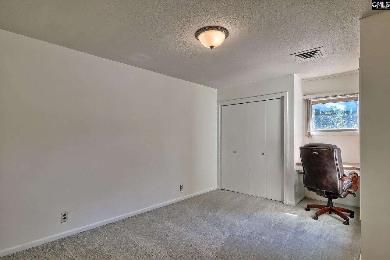 11 Royalgate Drive Photo 17