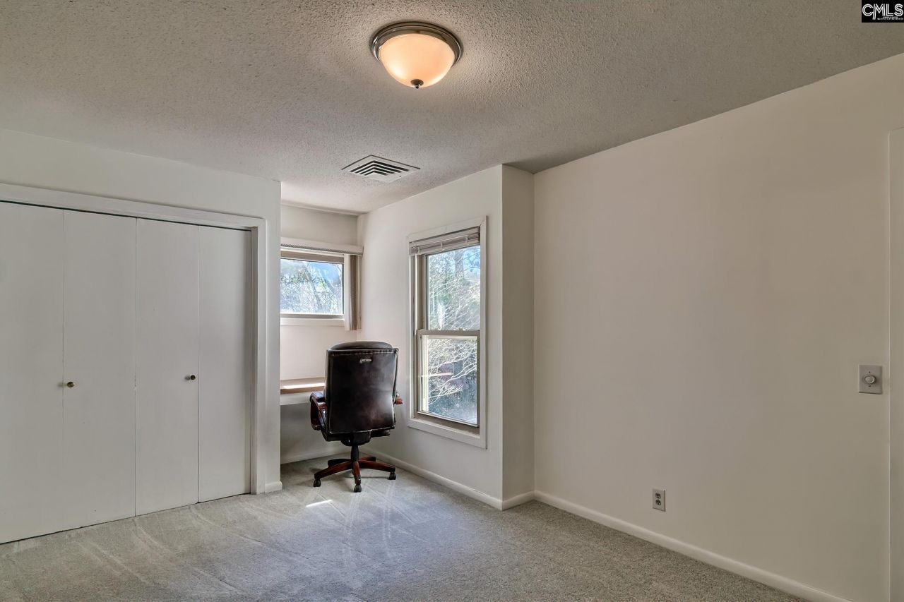 11 Royalgate Drive Photo 18