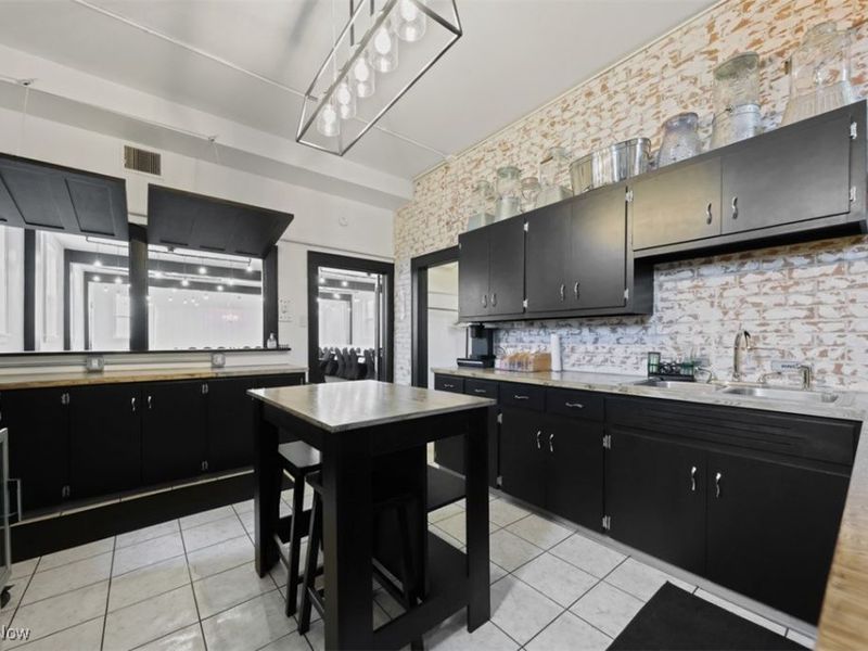 14760 Gaskill Drive NE, Alliance, OH 44601 Photo 4