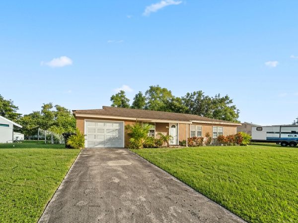 226 SW Kimball Circle, Port Saint Lucie, FL 34953