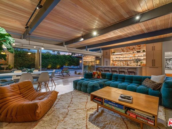 207 N Debby Drive, Palm Springs, CA 92262