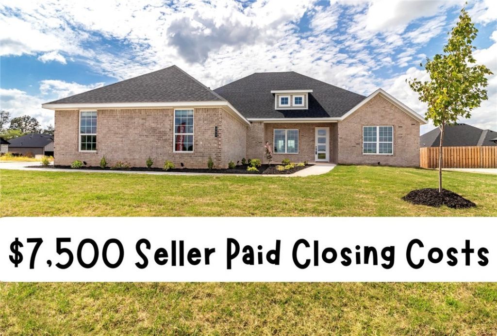 363 N Mantegani Road, Tontitown, AR 72762 Main Photo