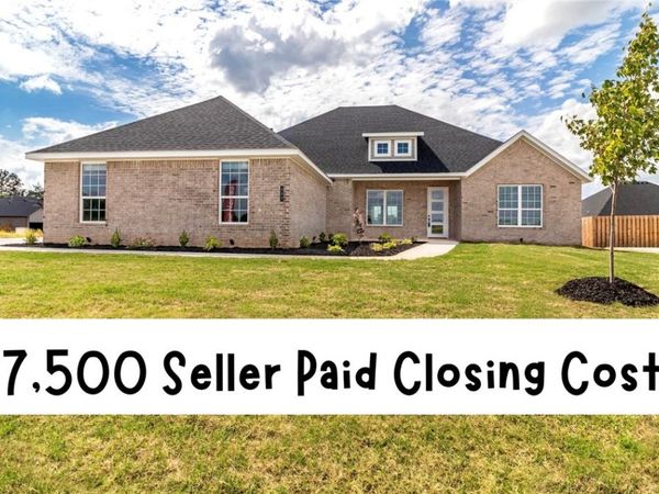 363 N Mantegani Road, Tontitown, AR 72762