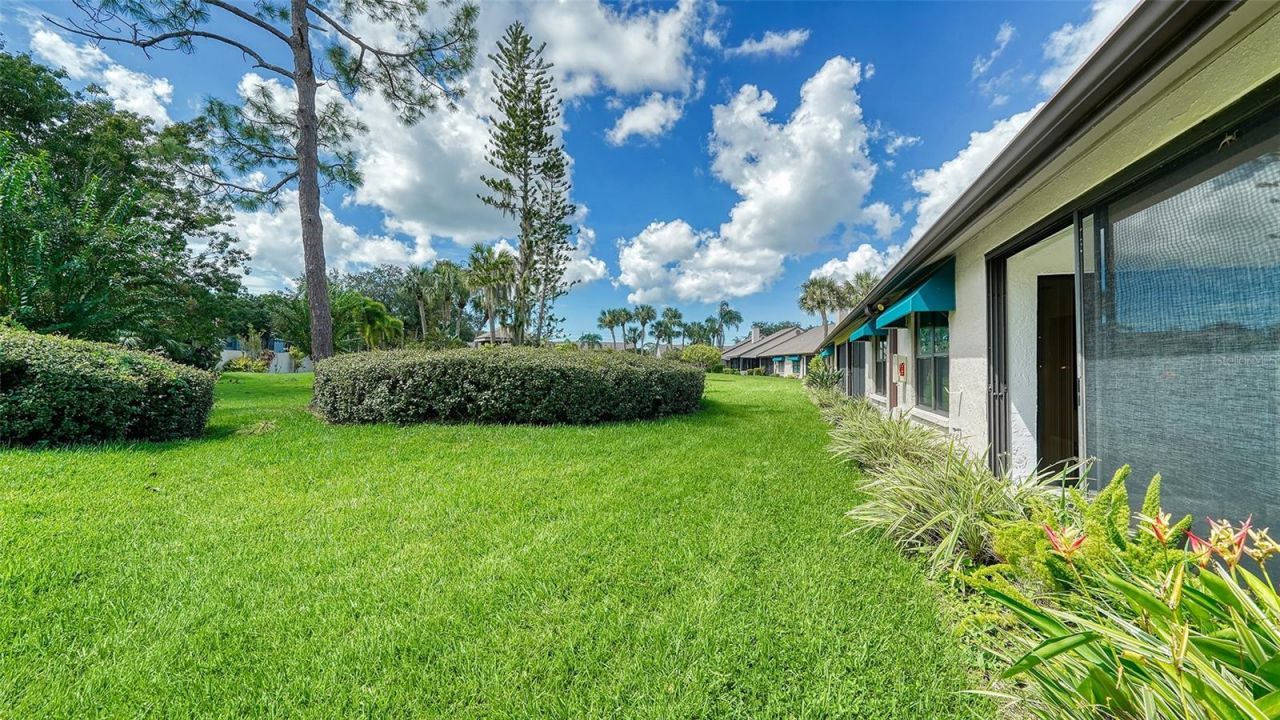 5956 Clubside Drive, Unit 7651, Sarasota, FL 34243 Photo