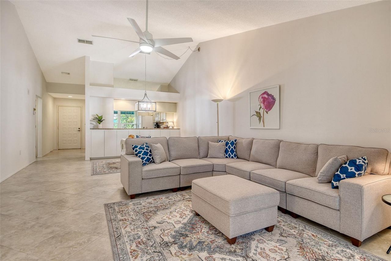 5956 Clubside Drive, Unit 7651, Sarasota, FL 34243 Photo