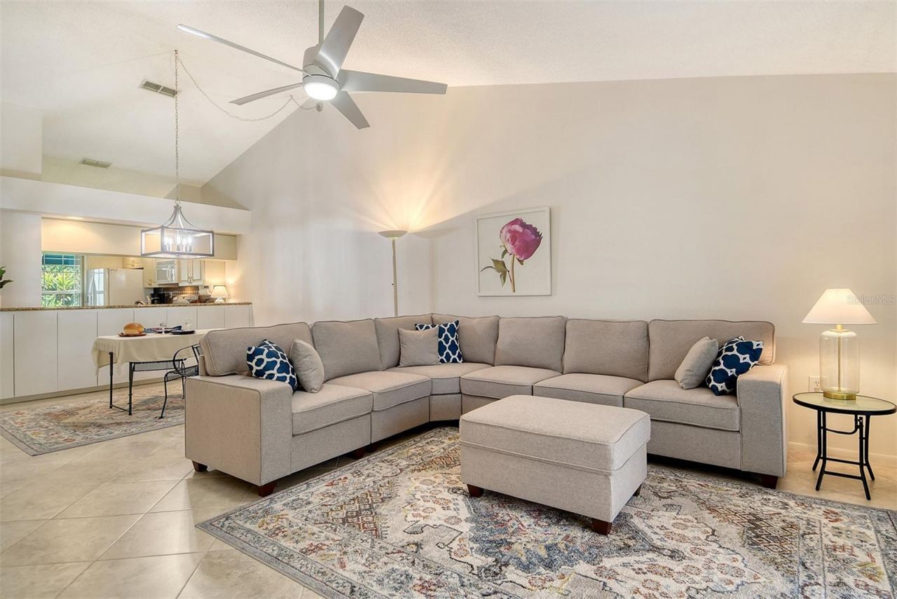 5956 Clubside Drive, Unit 7651, Sarasota, FL 34243 Photo