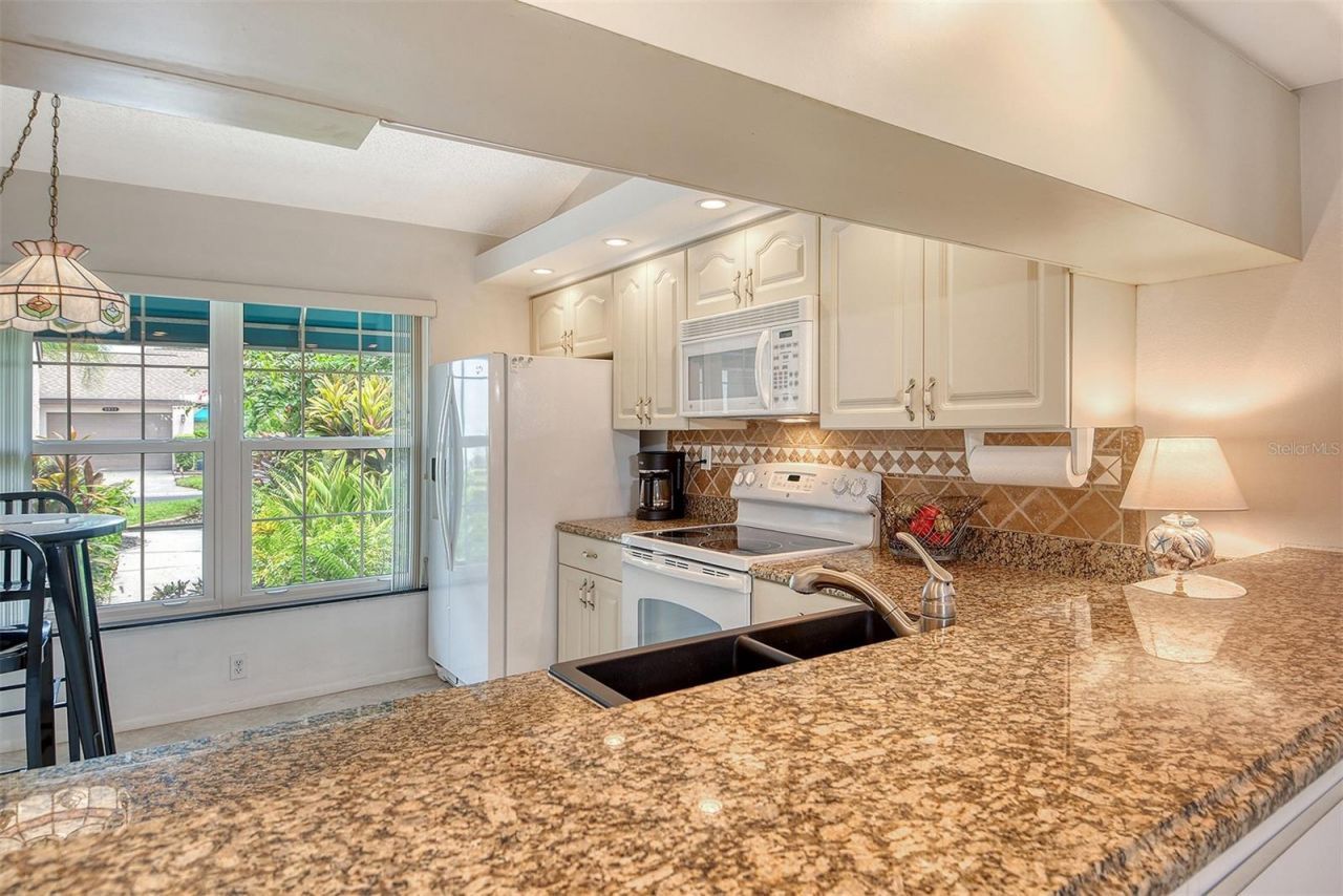 5956 Clubside Drive, Unit 7651, Sarasota, FL 34243 Photo