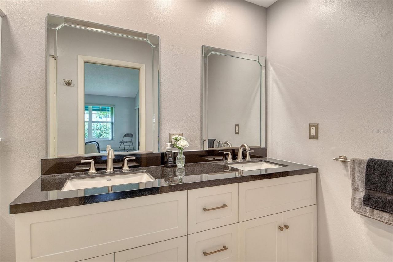 5956 Clubside Drive, Unit 7651, Sarasota, FL 34243 Photo