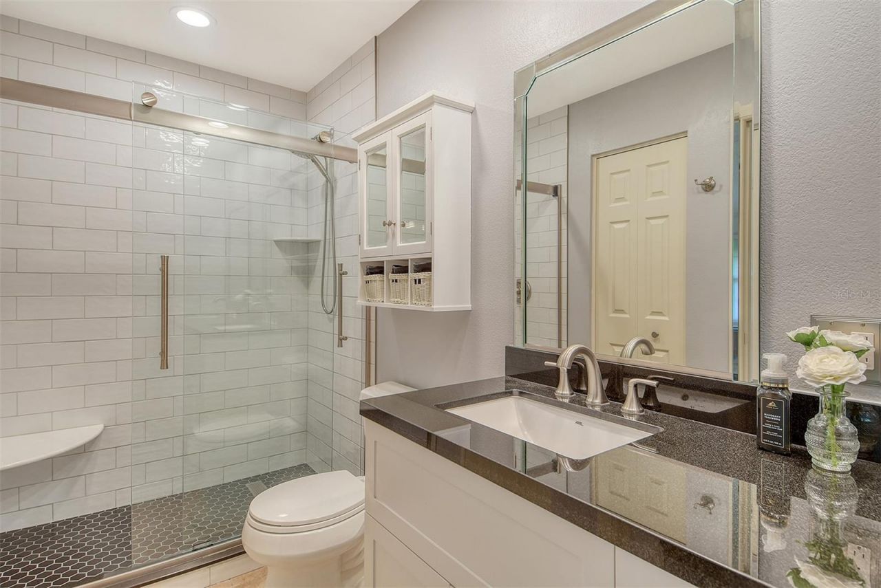 5956 Clubside Drive, Unit 7651, Sarasota, FL 34243 Photo