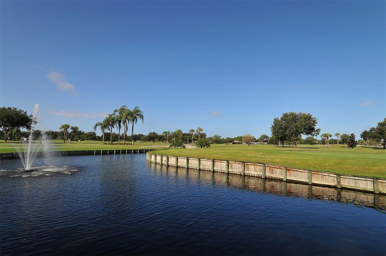 5956 Clubside Drive, Unit 7651, Sarasota, FL 34243 Photo