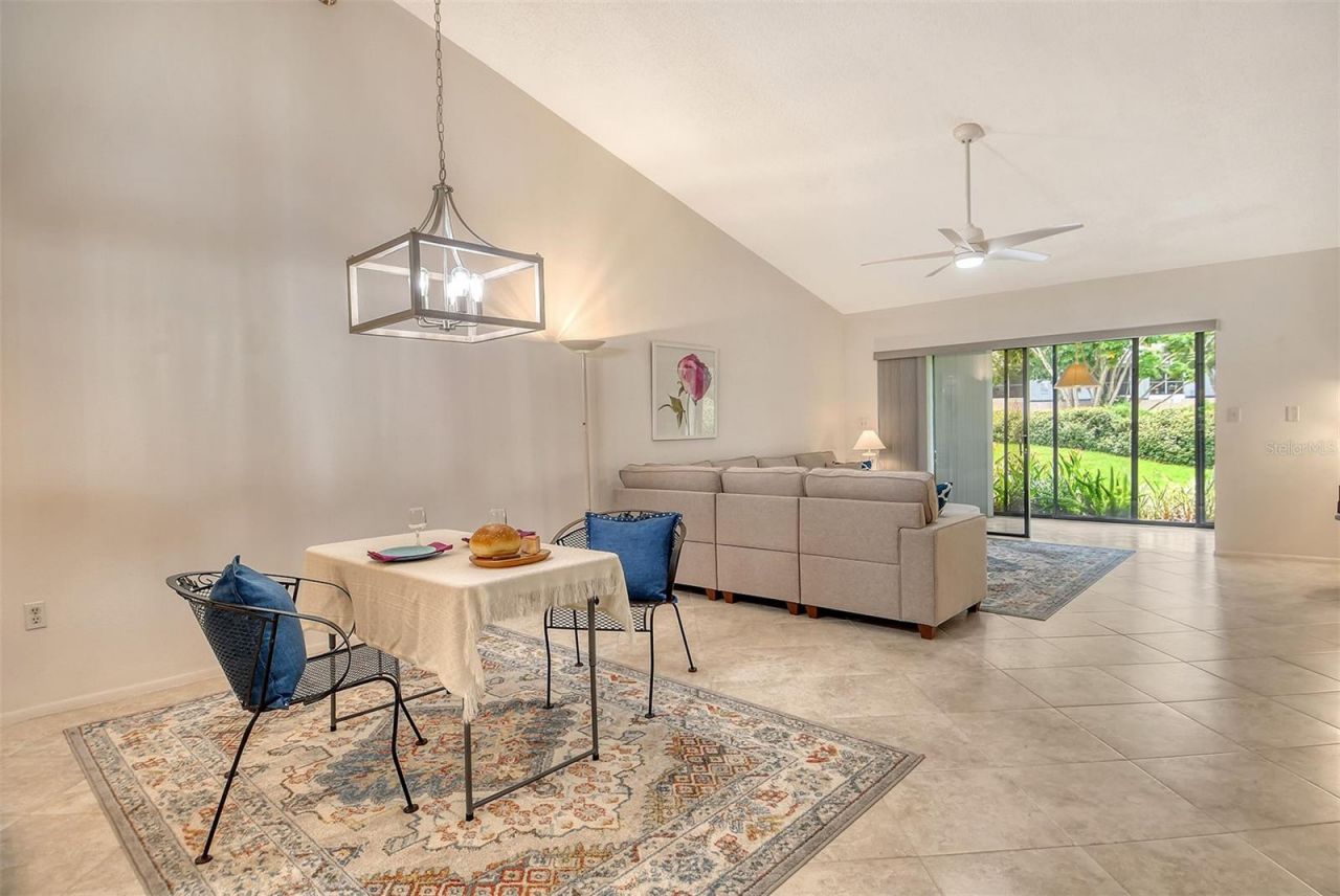 5956 Clubside Drive, Unit 7651, Sarasota, FL 34243 Photo