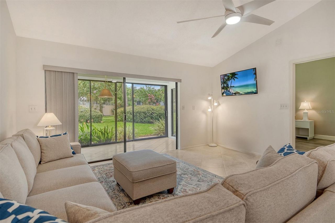 5956 Clubside Drive, Unit 7651, Sarasota, FL 34243 Photo