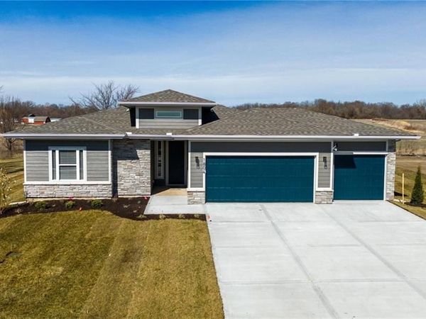 1804 Halls Creek Avenue, Raymore, MO 64083