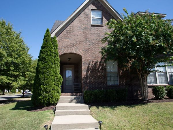 1103 S McMahan Dr, Gallatin, TN 37066