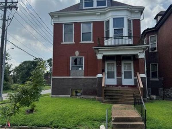 2902 Sullivan Avenue, St Louis, MO 63107