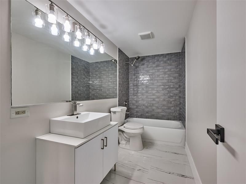 5905 59th Way, West Palm Beach, FL 33409 Photo